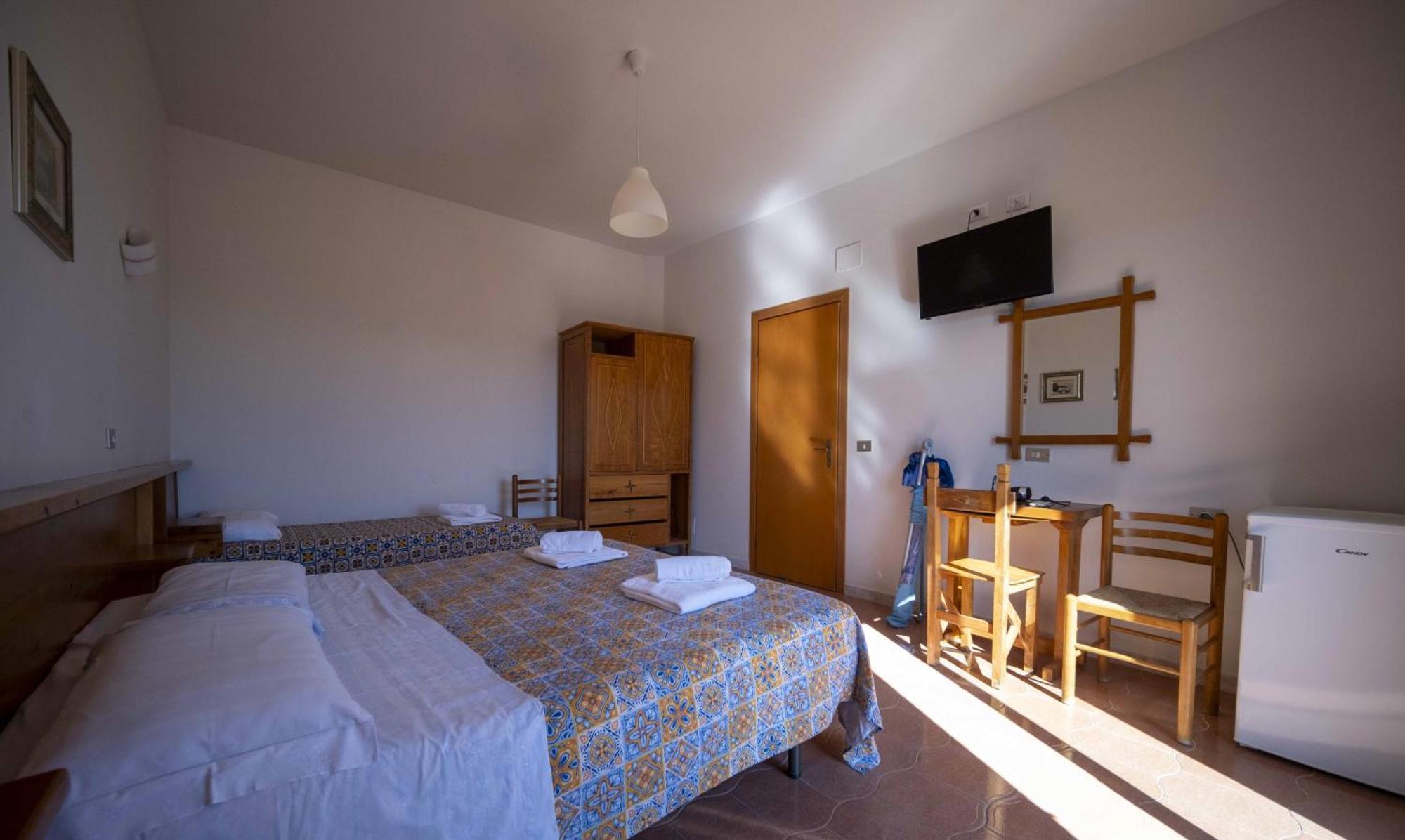 Hotel-Pensione 4 Stagioni ファルコーネ エクステリア 写真