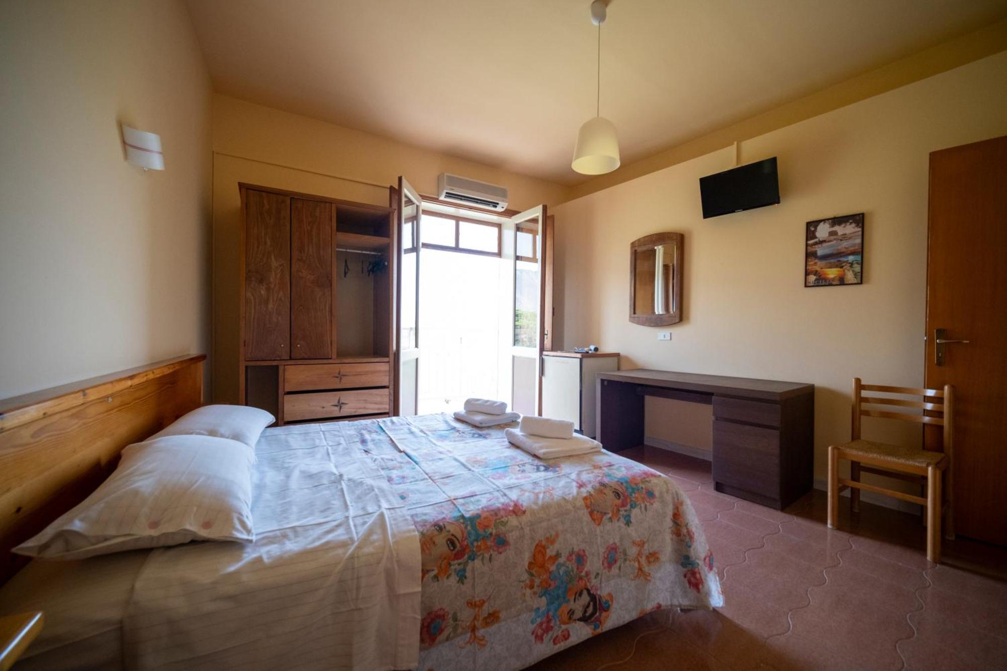 Hotel-Pensione 4 Stagioni ファルコーネ エクステリア 写真